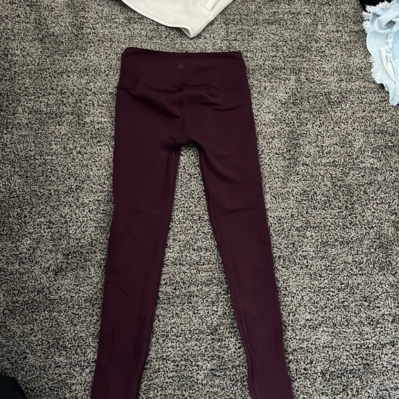 Lululemon reveal leggings - Picture 2 of 5
